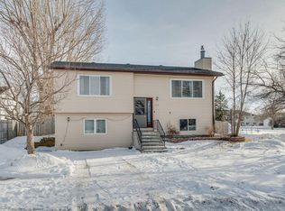 2174 Meadow Ridge Ct, West Fargo, ND 58078