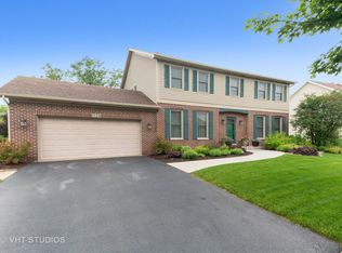 1136 Adler Ln, Carol Stream, IL 60188