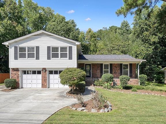 4th image of 2301 Tuxedo Dr SE