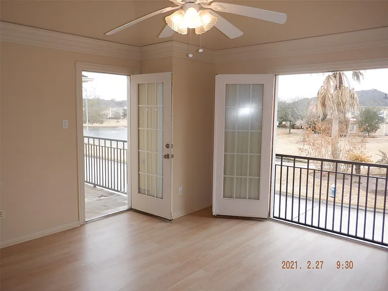 1903 Spring Cedar Ln — Photo 2