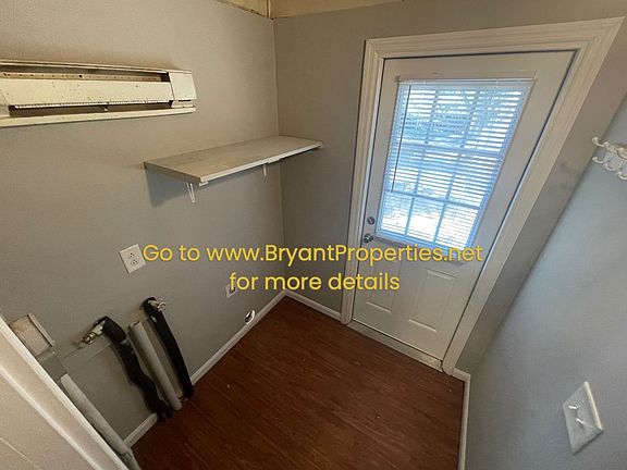 3rd image of 912 Bryan St