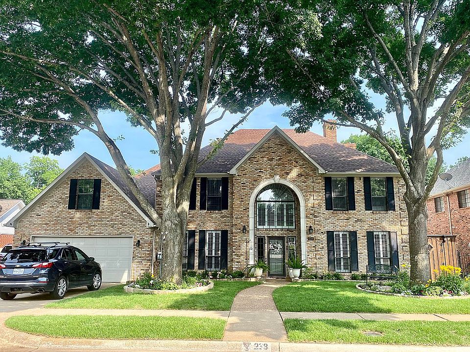 1st image of 238 Winding Hollow Ln