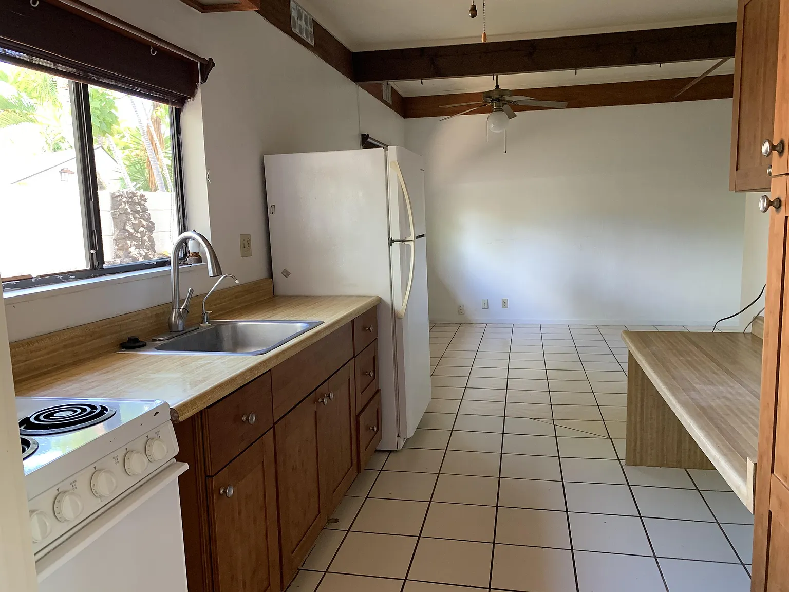 299 Keonekai Road - Cottage — Photo 3