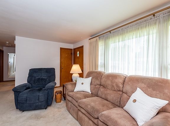 4th image of 642 Geddes Ave