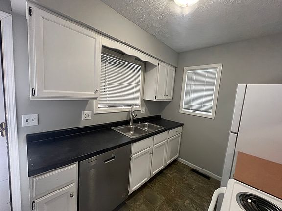 5th image of 1823 Hoyt Ave #2