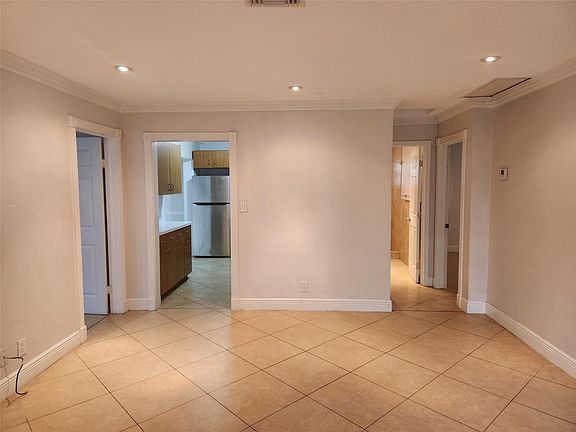 5th image of 5208 NE 5th Avenue