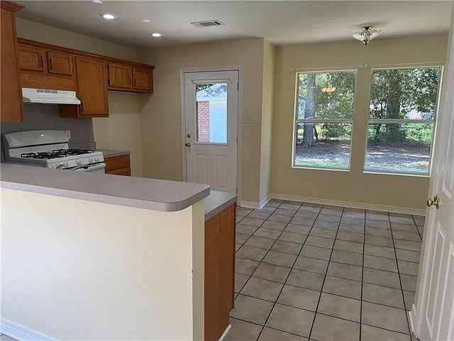 3 bed, 2.0 bath, 1200 sqft, $1,650 — Photo 4