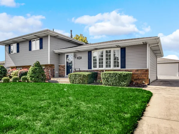 2528 Victoria Rd, Schererville, IN 46375