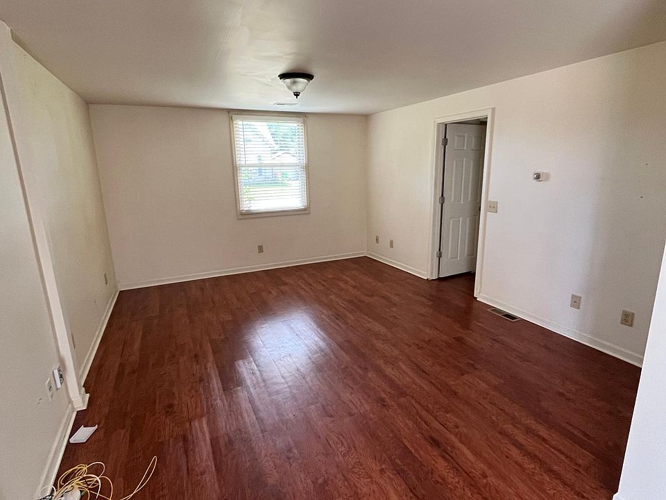 1st image of 610 Binford St APT A