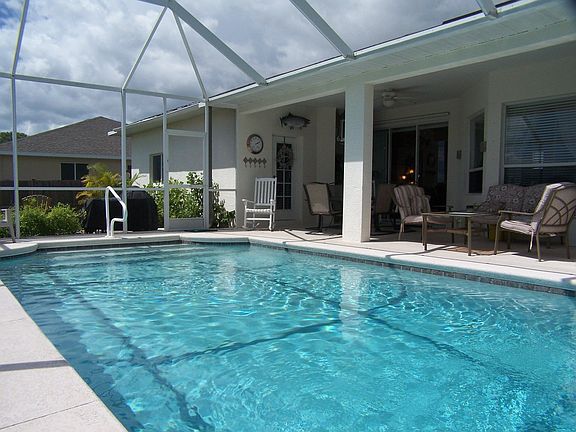 4th image of 1810 SW 25th St