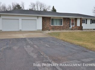 27246 475th Ave, Harrisburg, SD 57032