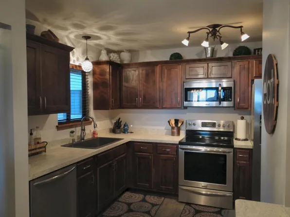 8605 N Servite Dr Unit 103, Milwaukee, WI 53223