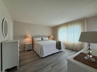 190 Pebble Beach Blvd APT 305, Naples, FL 34113