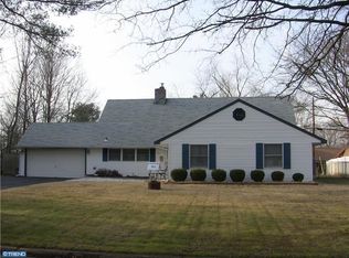 31 Scarlet Oak Rd, Levittown, PA 19056