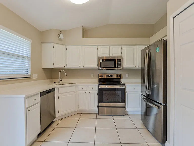 10119 Pink Carnation Ct — Photo 8