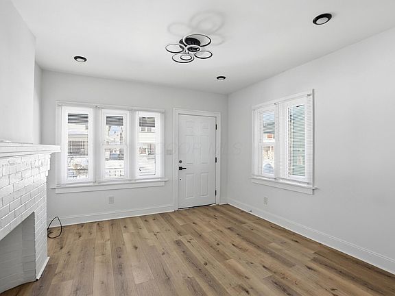4th image of 1440-1442 Hamlet St