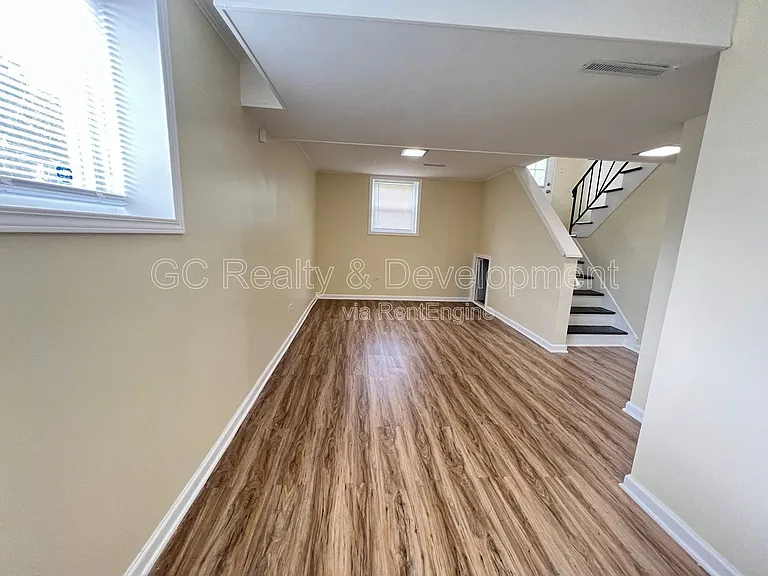 206 E Center St — Photo 17