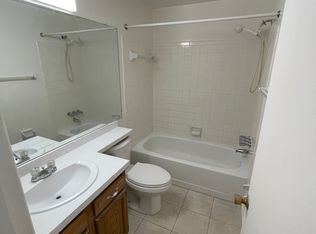 13205 Chalet Pl APT 301, Germantown, MD 20874