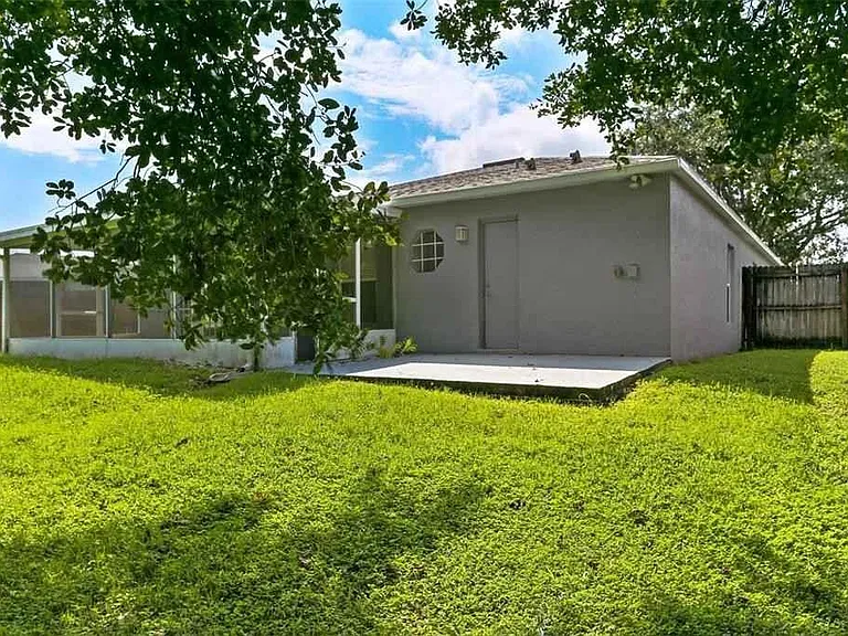 25002 Hyde Park Blvd — Photo 16