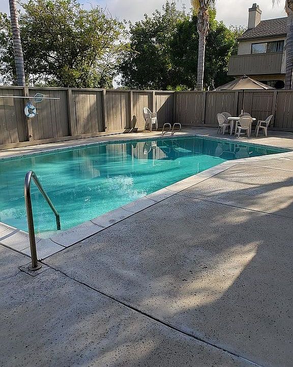 1st image of 2362 Grand Ave