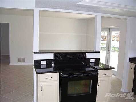 3rd image of 4834 Elfrida Ave