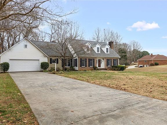 3rd image of 324 Mason Knoll Dr