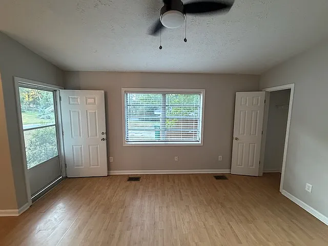 688 Inglewood Dr SE — Photo 15