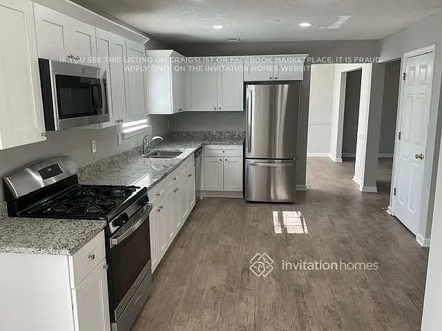 685 Meadows Ln — Photo 5