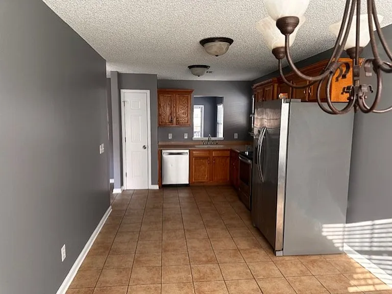 6 Springwater Dr — Photo 4