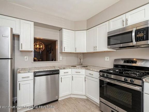 3rd image of 178 Eva Ct