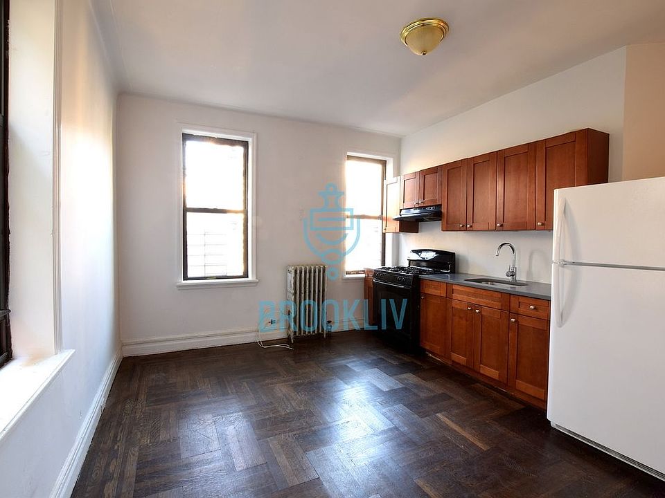 1st image of 21 E 21st St APT 6F