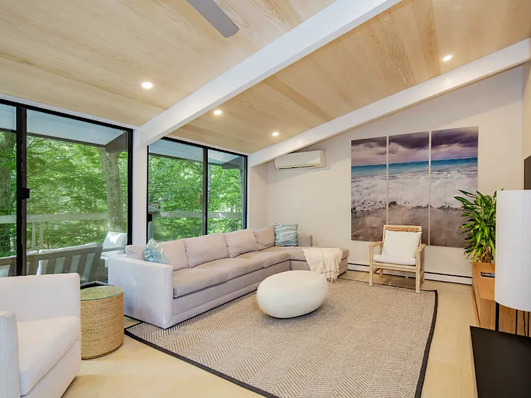 18 Dogwood St — Photo 4