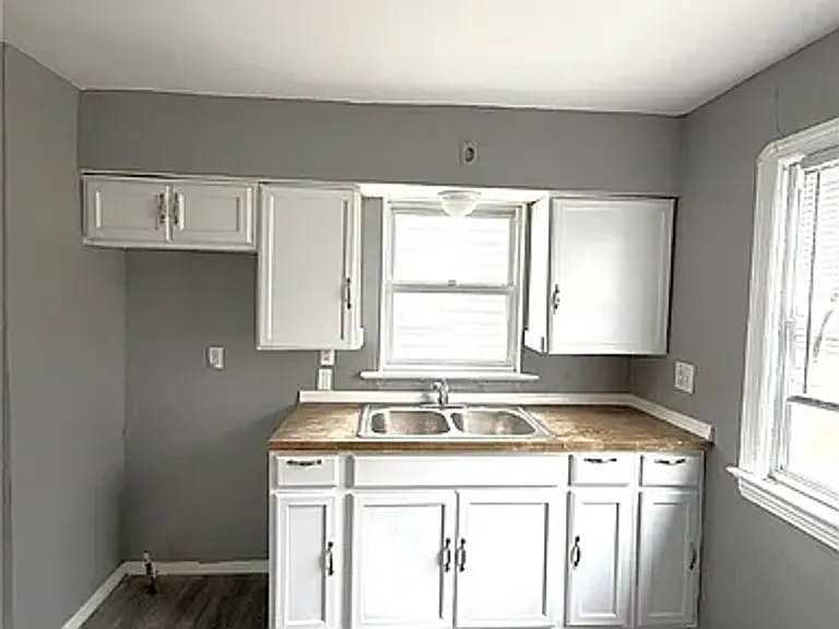 17312 Glendale Ave — Photo 7