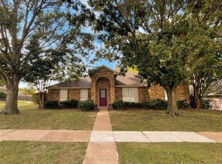 234 N Waterford Oaks Dr, Cedar Hill, TX 75104