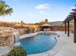 956 Dolly Dr, Lake Elsinore, CA 92530