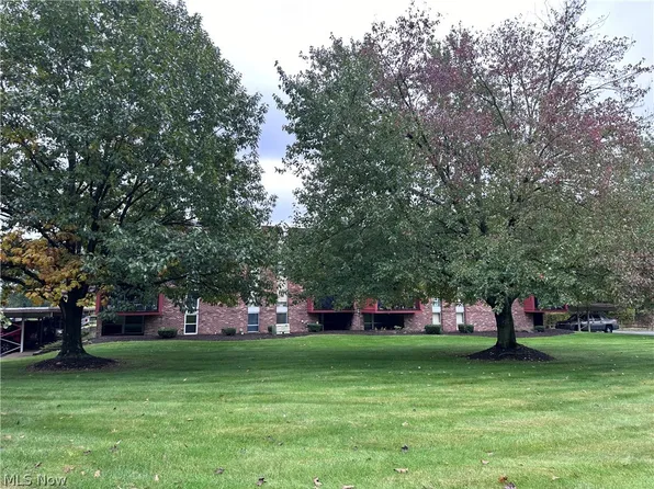 3080 N River Rd NE APT J3, Warren, OH 44483