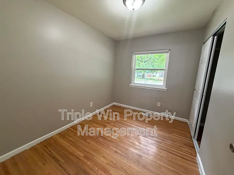 714 Undercliff Dr — Photo 15
