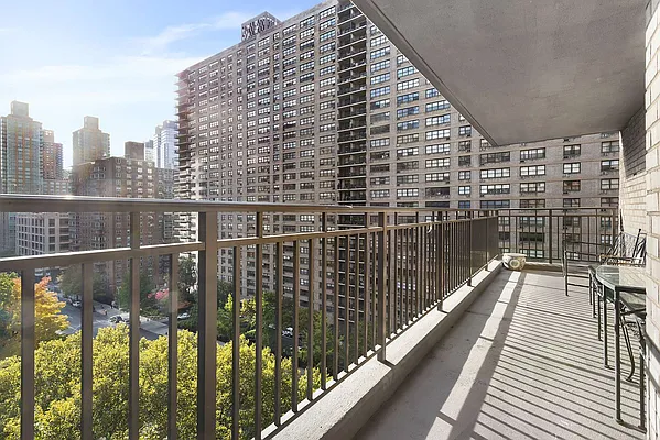 Sold by Compass | media 2