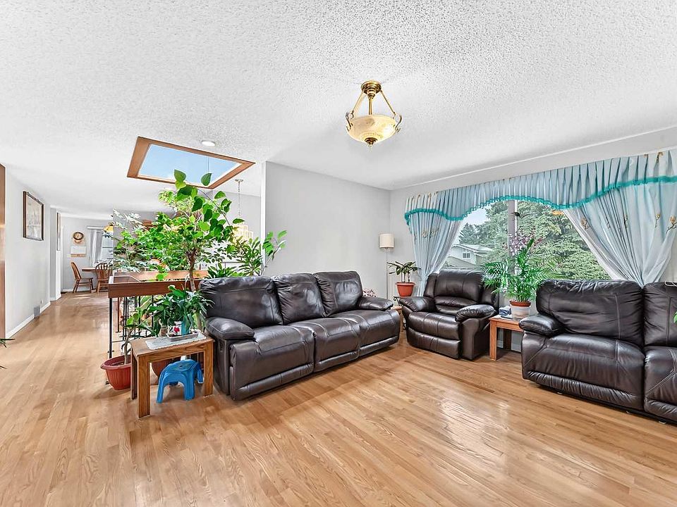 1st image of 3219 Palliser Dr SW