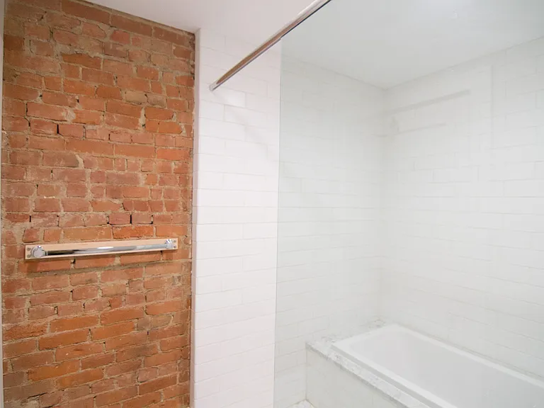 1121 Walnut St #3 — Photo 18