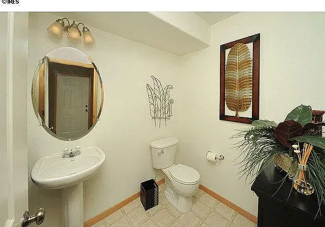 2 bed, 1222 sqft, $2,000 — Photo 3