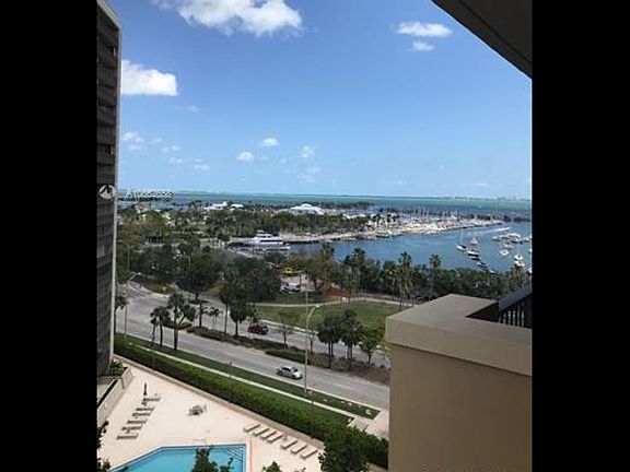 5th image of 2951 S Bayshore Dr