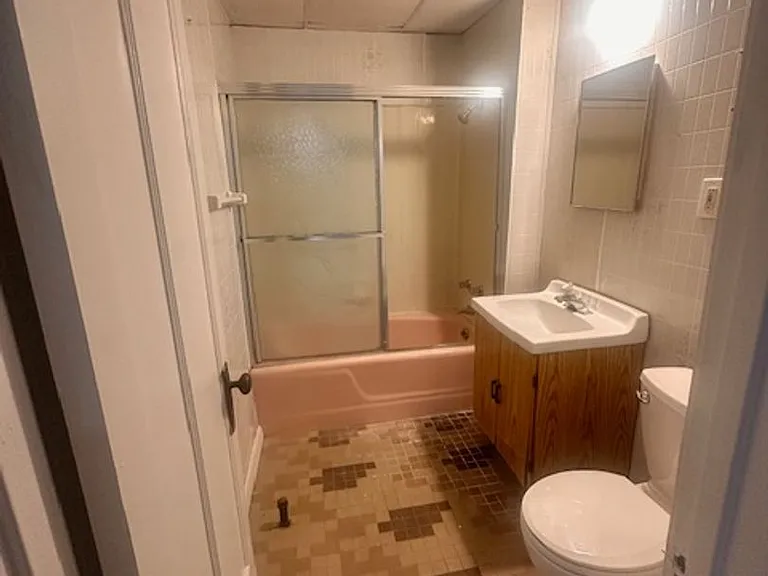 Beautiful Renovated Units — Photo 20