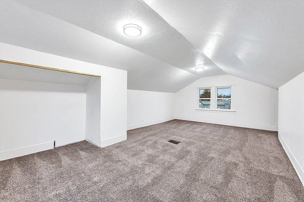2615 W Central Ave — Photo 4