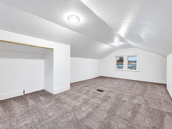 4th image of 2615 W Central Ave
