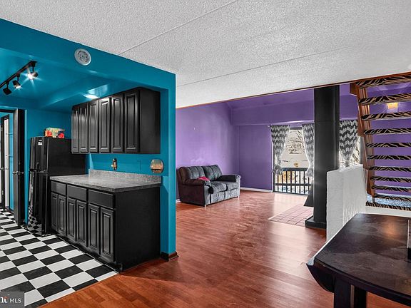 5th image of 1075 Lancaster Blvd APT 3