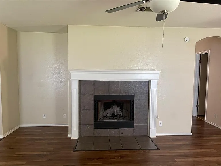 223 Nicole Way — Photo 5