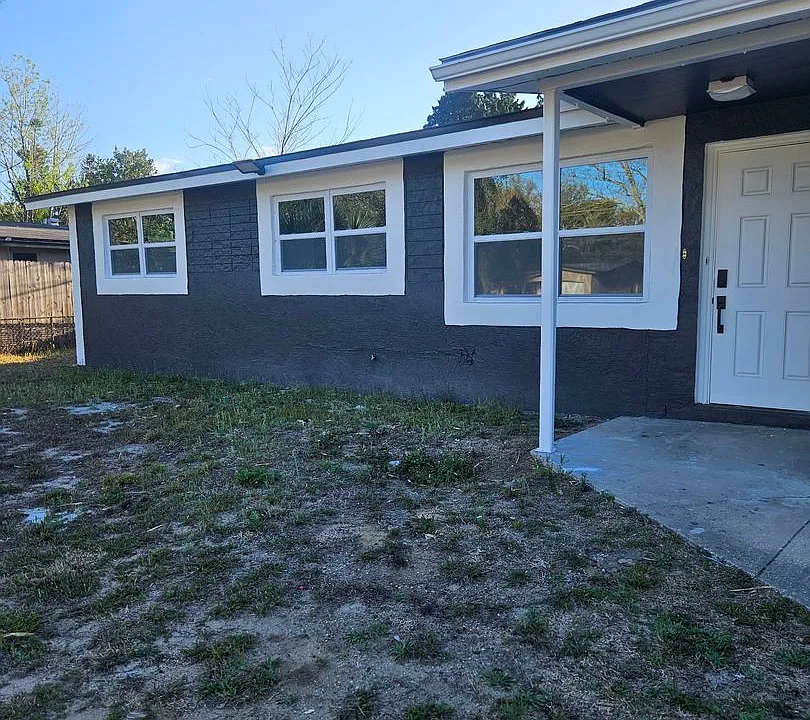 838 Lewis Dr
