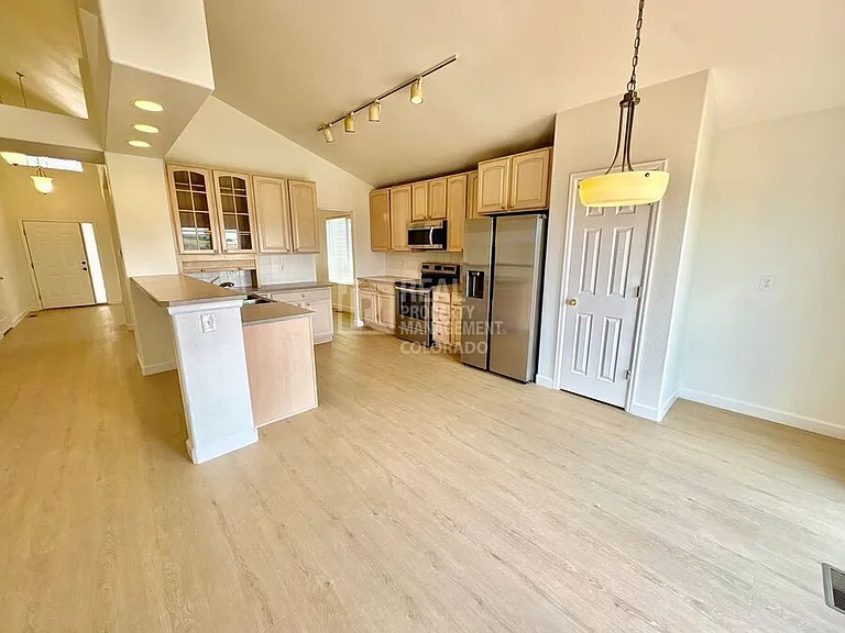 8407 Dove Ridge Way — Photo 4