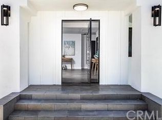 14310 Weddington St, Van Nuys, CA 91401
